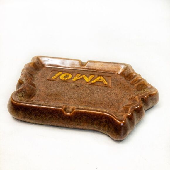 Vintage Novelty Iowa Ceramic Ashtray with Unique History - Picture 2 of 7
